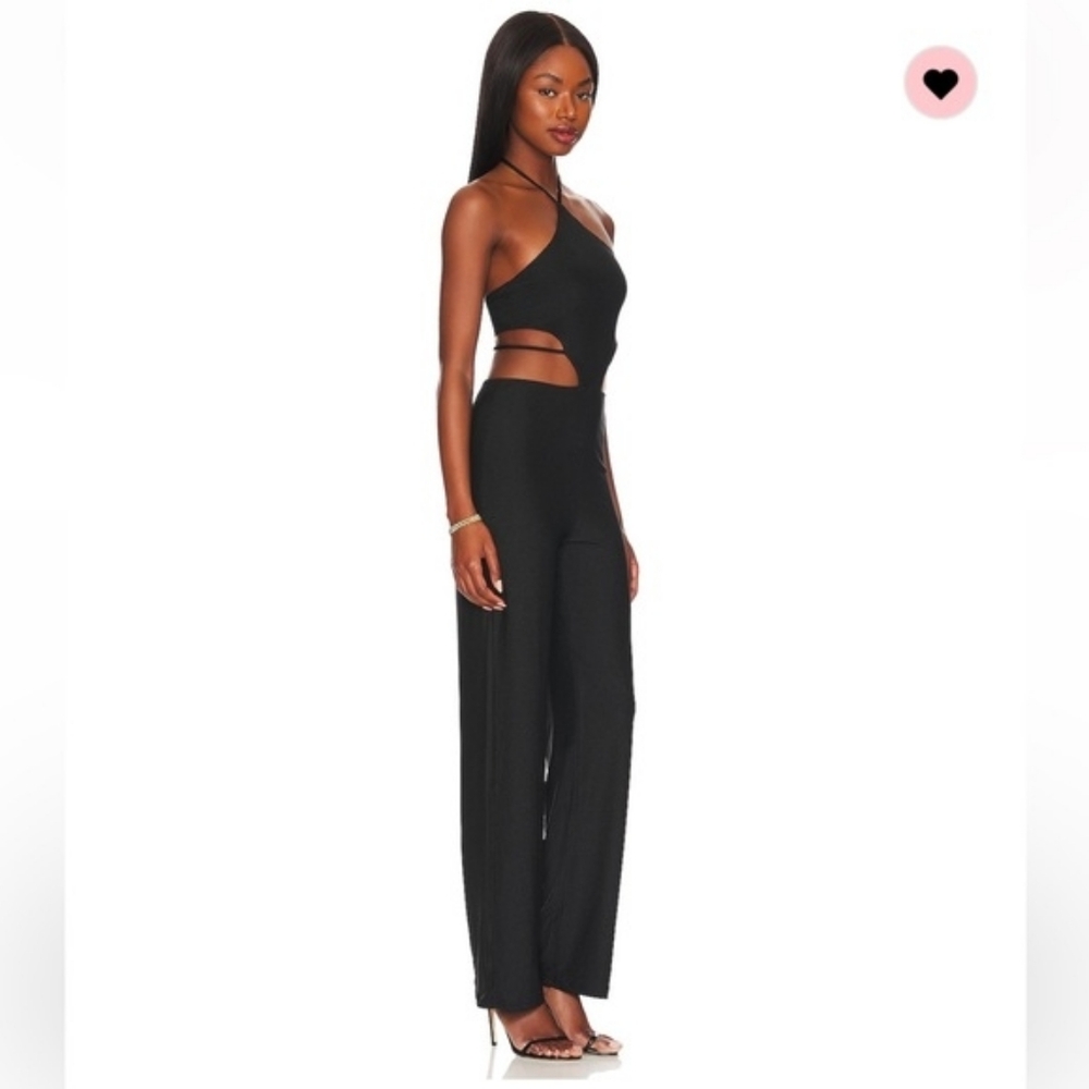 💘 Superdown Kelsie Halter Jumpsuit - Picture 2 of 8